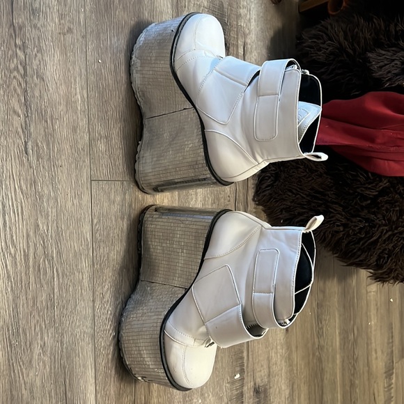 Club Exx Platform Disco Bootie - Picture 3 of 5